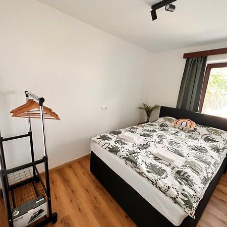 Perfekte Lage! Ganze Wohnung Burgblick Residenz Sankt Veit an der Glan Exteriör bild