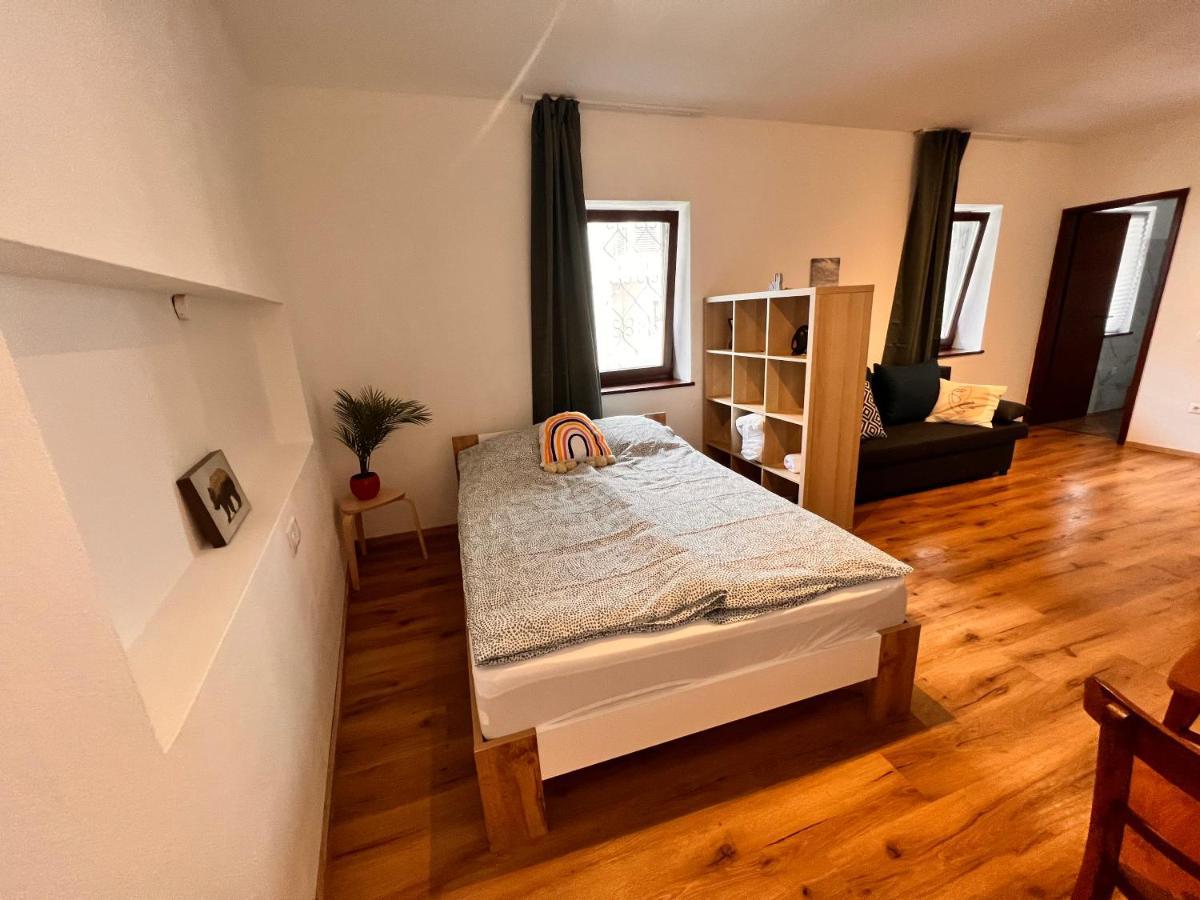 Perfekte Lage! Ganze Wohnung Burgblick Residenz Sankt Veit an der Glan Exteriör bild